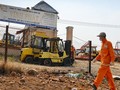 Công ty TNHH TM&DV Vĩnh Phát (P.Bình Thắng, thị xã Dĩ An, tỉnh Bình Dương) chưa bàn giao mặt bằng để thi công tuyến metro số 1 (Bến Thành - Suối Tiên) khiến nhà thầu yêu cầu đền bù thiệt hại hơn 2 tỉ đồng/ngày - Ảnh: Hữu Khoa