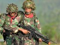 Binh lính Indonesia tham gia huấn luyện quân sự chống IS ở Poso, đảo Sulawesi - Ảnh: AFP