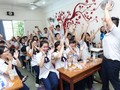 Học sinh lớp 12D1 Trường THPT Gia Định, quận Bình Thạnh, TP.HCM thể hiện quyết tâm trước kỳ thi khi cùng hô vang khẩu hiệu “Gia Định bản lĩnh, tự tin, quyết thắng” trong ngày học cuối cùng - Ảnh: N.H.