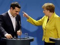 Thủ tướng Đức Angela Merkel và Thủ tướng Hi Lạp Alexis Tsipras - Ảnh: bwbx.io