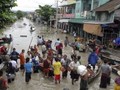 Mưa bắt đầu từ giữa tháng 7 và người dân Myanmar đã phải sơ tán khỏi những nơi chịu thiệt hại nặng. Ảnh: EPA