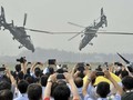 Trực thăng quân sự Trung Quốc biểu diễn trong một triển lãm hàng không ở Thiên Tân. Ảnh: Reuters