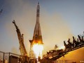 Tên lửa đẩy "Soyuz-FG" mang theo tàu vũ trụ vận tải có người lái TPK " Soyuz MS-02" cất cánh