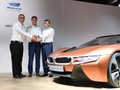 Đại diện của Mobileye, Intel và BMW trong chương trình hợp tác phát triển ô tô thông minh