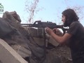 Một chiến binh thánh chiến thuộc tổ chức Ahrar Al-Sham, nhóm thánh chiến lớn thứ 2 sau FSA tấn công trên địa phận tỉnh Homs - ảnh video đối lập