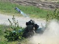 Binh sĩ Ukraina thử nghiệm tên lửa Javelin của Mỹ. Ảnh minh họa South Front