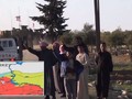 Quân đội Mỹ tuần tra trên ranh giới thị trấn Manbij. anh minh họa video South Front