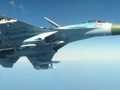 Tiêm kích cận vệ S-27 đánh chặn và xua đuổi chiếc F-15 NATO.
