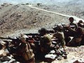 Các du kích Houthi sẵn sàng chiến đấu ở vùng biên giới Yemen - Ả rập Xê-út. Ảnh: South Front.
