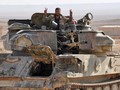 Binh sĩ quân đội Syria với xe phòng không tự hành Shilka trên chiến trường Hama, Idlib
