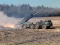 Pháo phản lực Uragan dội mưa lửa xuống quân Ukraine ở Donetsk. Ảnh video RT.