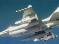 Máy bay tiêm kích đa năng F-16 trang bị tên lửa Harpoon. Ảnh minh họa Military Leak