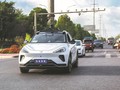 Xe robotaxi Baidu chạy trên một con phố ở Trùng Khánh. Ảnh China Daily