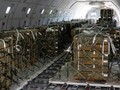 Vận chuyển vũ khí cho Ukraine. Ảnh TopWar