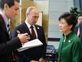 Bà Park Geun-hye và ông Putin.