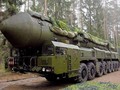 Xe phóng tên lửa đạn đạo Topol-M Quân đội Nga. Ảnh: Cankao