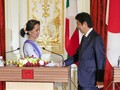 Ngày 2/11/2016, Cố vấn nhà nước kiêm Bộ trưởng Ngoại giao Myanmar, bà Aung San Suu Kyi hội đàm với Thủ tướng Nhật Bản Shinzo Abe. Ảnh: Roanoke Times