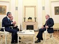 Tổng thống Nga Vladimir Putin trả lời phỏng vấn báo chí Nhật Bản. Ảnh: Cankao