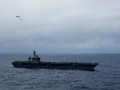 Tàu sân bay USS Carl Vinson Hải quân Mỹ đi vào vùng biển Philippines có sự hộ tống của máy bay ném bom chiến lược B-1B Lancer. Ảnh: Flickr