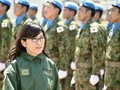 Bộ trưởng Quốc phòng Nhật Bản Tomomi Inada thị sát lực lượng gìn giữ hòa bình Nhật Bản ở Nam Xu-đăng. Ảnh: Sohu