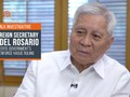 Cựu Ngoại trưởng Philippines Abert del Rosario trả lời phỏng vấn báo chí sau 2 năm Tòa trọng tài thường trực (PCA) ở The Hague, Hà Lan đưa ra phán quyết về vụ kiện trọng tài Biển Đông. Ảnh: Rappler.