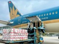 Vietnam Airlines tiếp tục vận chuyển miễn phí hàng hóa hỗ trợ đồng bào vùng lũ miền Trung
