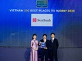 Hai giải thưởng uy tín ghi nhận nỗ lực đặt con người lên hàng đầu của SeABank