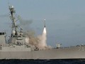 Tên lửa Tomahawk phóng đi từ khu trục hạm Mỹ