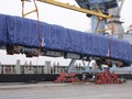 Lô hàng của dự án được công nhân cảng Hạ Long bốc dỡ lên bờ