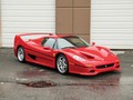 Chỉ 349 chiếc F50 được sản xuất, và 50 chiếc được bán tại thị trường Mỹ. Ferrari F50 không phải những mẫu xe thường có thể nhìn thấy hàng ngày.