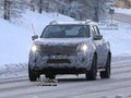 Mercedes-Benz X-Class chạy thử trên đường. Ảnh: Leftlanenews