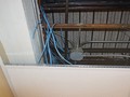 Khu vực trần phòng giam bị hai tù nhân lợi dụng để lắp trộm máy tính.