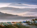 Bức ảnh "Dasar Village in misty day"  của nhiếp ảnh gia Nguyen Tat Thang.