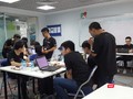 Một đội thi của GDG Mini Hackathon Hanoi 2017. Ảnh: Ánh Dương