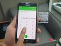 Hàng ngàn người dân đổ xô đi nạp thẻ điện thoại trước ngày hạn mức khuyến mại giảm chỉ còn 20%. Ảnh: Việt Anh