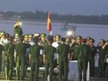 5h sáng 18/6, thi thể Thượng tá – Phi công Trần Quang Khải – người gặp nạn trên chiếc máy bay Su-30MK2 đã được đưa vào đất liền tại cảng Hải đội 2 Nghệ An. 