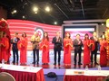 Các đại biểu cắt băng khánh thành Trung tâm Quay số mở thưởng
