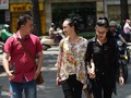Hoa hậu Phương Nga trao đổi với phóng viên Zing.vn sau khi nhận quyết định tạm đình chỉ điều tra vụ án. Ảnh: Tùng Tin.