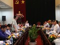 Thứ trưởng Hoàng Vĩnh Bảo phát biểu tại buổi làm việc với Báo Nhân dân