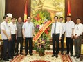 Bí thư Thành ủy Hà Nội Hoàng Trung Hải tới thăm và chúc mừng Bộ TT&TT