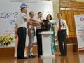 Đại diện Ban lãnh đạo nhấn nút chính thức ra mắt Viện Tư vấn Công nghệ và Đào tạo Toàn cầu
