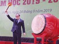 Thứ trưởng Phan Tâm đánh trống khai giảng năm học mới