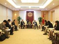 Thứ trưởng Bộ TT&TT Phạm Anh Tuấn tiếp ông Higashihara Toshiaki.