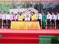 Thủ tướng Nguyễn Xuân Phúc ký phát hành bộ tem.