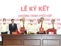 Lãnh đạo Bộ TT&TT và TAND Tối cao ký chương trình phối hợp về chuyển đổi số. Ảnh Mic
