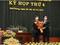 Chủ tịch HĐND.TP Hải Phòng Phạm Văn Lập chúc mừng Phó Chủ tịch UBND Hoàng Minh Cường.