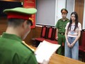 Hoa Hậu Thùy Tiên và bà Phạm Thị Kim Dung. Ảnh: Sen Vàng.