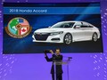 Ông Honda Henri Arcangeli, Phó Chủ tịch cấp cao của Honda thay mặt công ty lên nhận giải thưởng Xe Bắc Mỹ của năm 2018. (Ảnh: Honda)