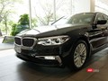 Tại Việt Nam, BMW 520i và BMW 530i sẽ có giá lần lượt là 2,389 tỷ đồng và 3,069 tỷ đồng.