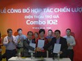 Đại diện Vietnammobile, FPT Shop và Samsung trong lễ ký kết hợp tác ngày 12/12/2017. Ảnh: ICT News